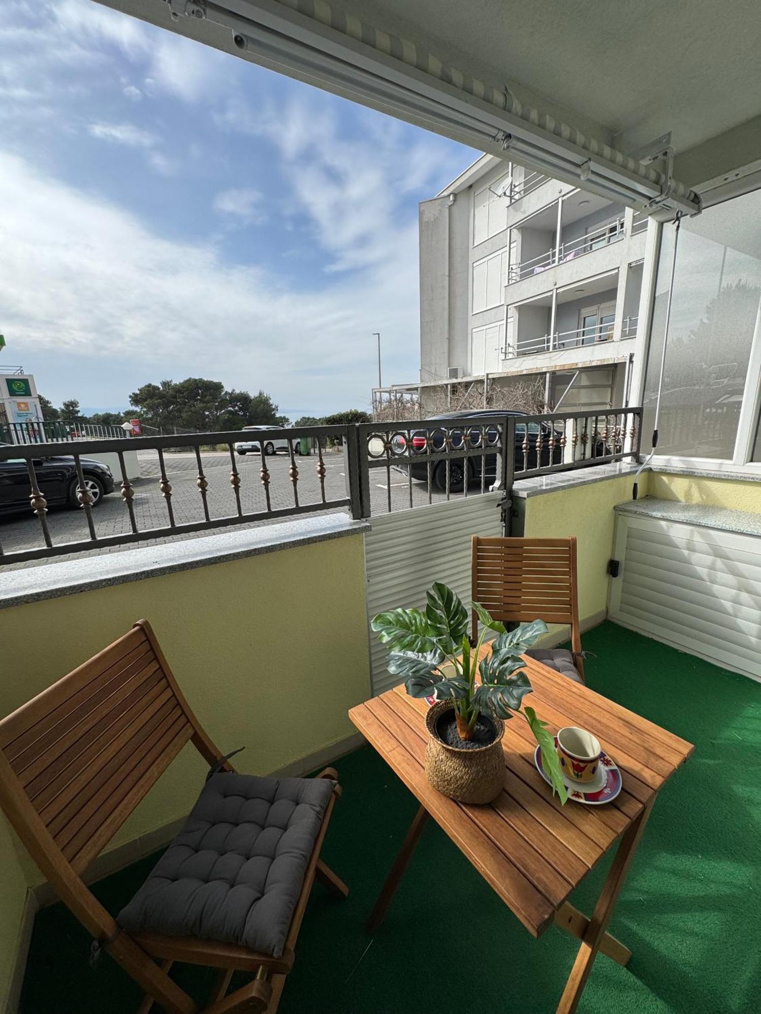 Apartment Tri Sunca Baška Voda Esterno foto
