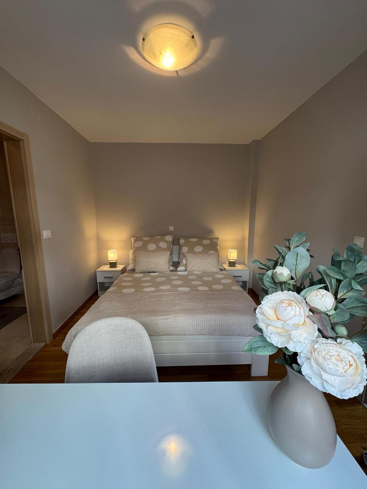 Apartment Tri Sunca Baška Voda Esterno foto